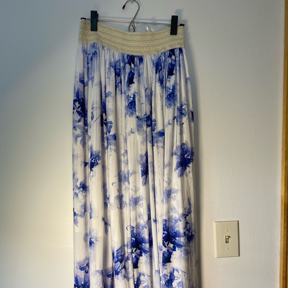 Tahari maxi shirt with flower pattern